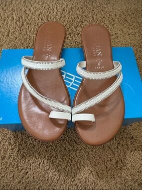 Italian Shoemakers Cream Braided Toe-Loop Slide Sandals